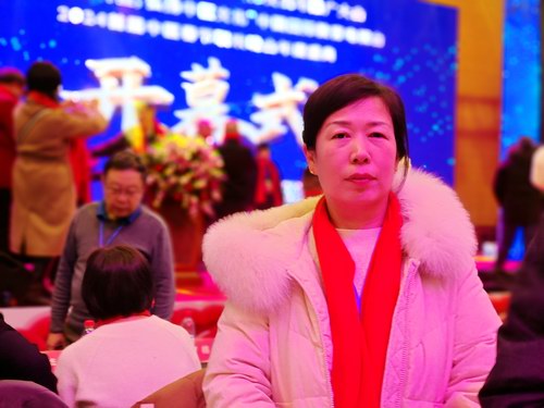 涿州左冬青受邀2024首屆中醫春節聯歡晚會錄制現場