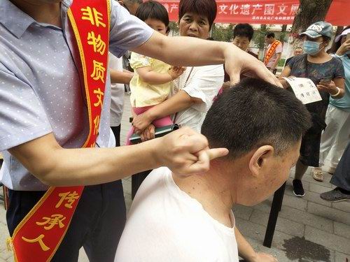 五絕指針療法亮相涿州非遺展現(xiàn)場(chǎng)為市民義診