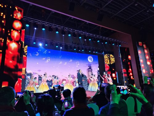 涿州左冬青受邀2024首屆中醫春節聯歡晚會錄制現場