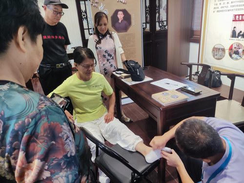 張氏中醫指針療法在保定有術非遺展受廣泛關注