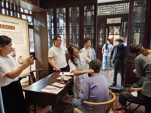 張氏中醫指針療法在保定有術非遺展受廣泛關注