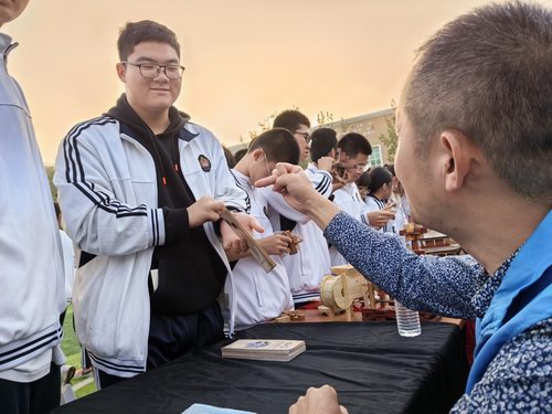 涿州非遺進校園 五絕指針再度受寵